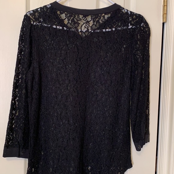 Babaton lace blouse size MEDIUM - Picture 4 of 4